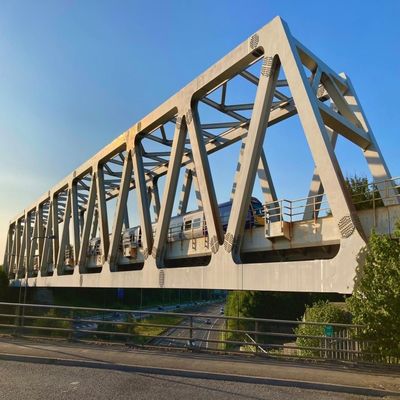สะพานคนเดินแบบสแตนเลส Prefabricated Steel Truss สะพาน H Steel Bailey