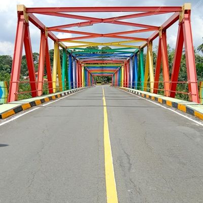 สะพานกรอบเหล็กที่มีการบํารุงรักษาต่ํา ออกแบบเพื่อสร้างสะพาน เพื่อให้มั่นคงและยาวนานในโครงการก่อสร้าง