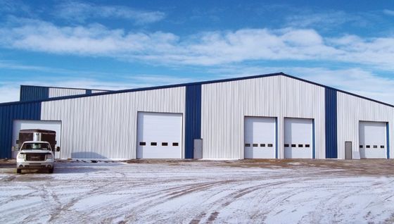 โรงงานโครงสร้างเหล็กภาระหนัก พร้อมการเชื่อมโยงกับโบลท์ และการเคลือบเหล็กที่ได้รับการรักษาด้วยความร้อน