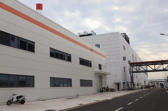โกดังโครงสร้างเหล็กพร้อมใบรับรอง ISO 9001-2008 และประตูสั่งทำพิเศษ