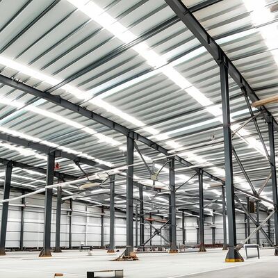 โรงงานโครงสร้างเหล็กสำเร็จรูปพร้อมความทนทานต่อแผ่นดินไหว ≥ ระดับ 8 การเคลือบผิวด้วยสังกะสีแบบจุ่มร้อน และความสามารถในการรับน้ำหนักสูง